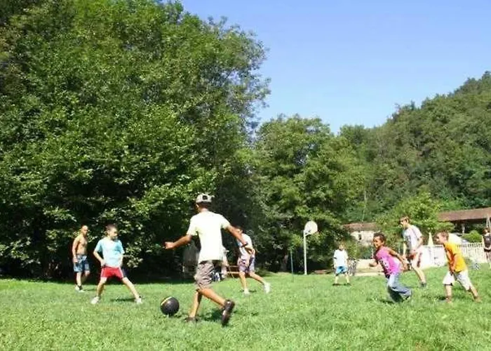 Camping 4 étoiles - Piscine - ccbadea La Bastide-de-Sérou