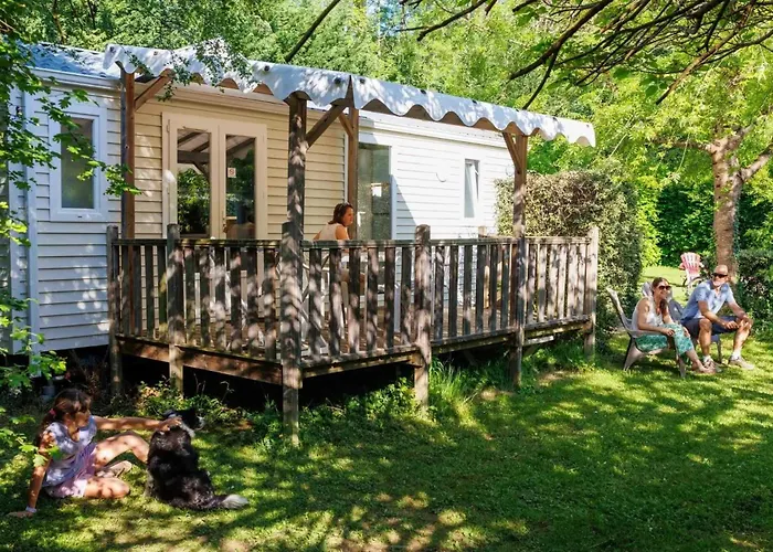 Camping 4 étoiles - Piscine - ccbadea La Bastide-de-Sérou