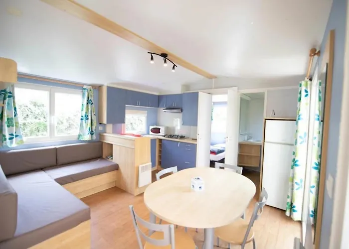 Camping 4 étoiles - Piscine - ccbadea 4* La Bastide-de-Sérou