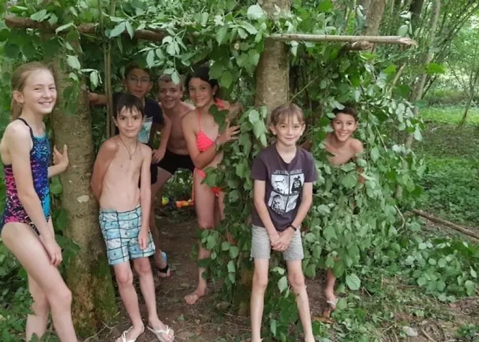 Camping 4 étoiles - Piscine - ccbadea La Bastide-de-Sérou