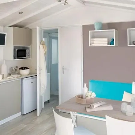 Kamp alanı Zecamping 4 Pet Friendly Club Enfant Piscine Bar Et Restanrant La Bastide-de-Sérou