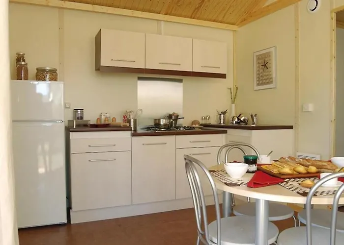 Zecamping 4 Pet Friendly Club Enfant Piscine Bar Et Restanrant 4*