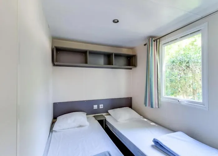 Campsite Zecamping 4 Pet Friendly Club Enfant Piscine Bar Et Restanrant