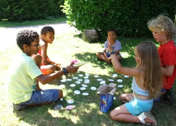 Campingplads Zecamping 4 Pet Friendly Club Enfant Piscine Bar Et Restanrant La Bastide-de-Sérou